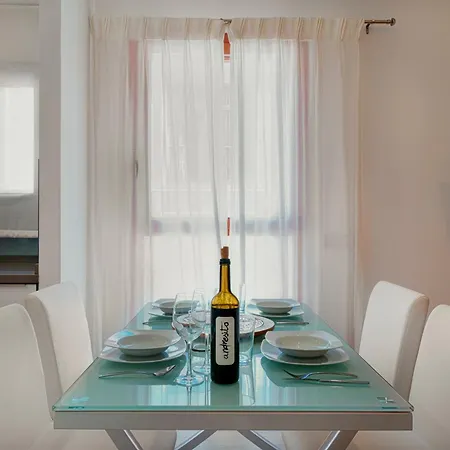 Caleta Homes - Pompidou